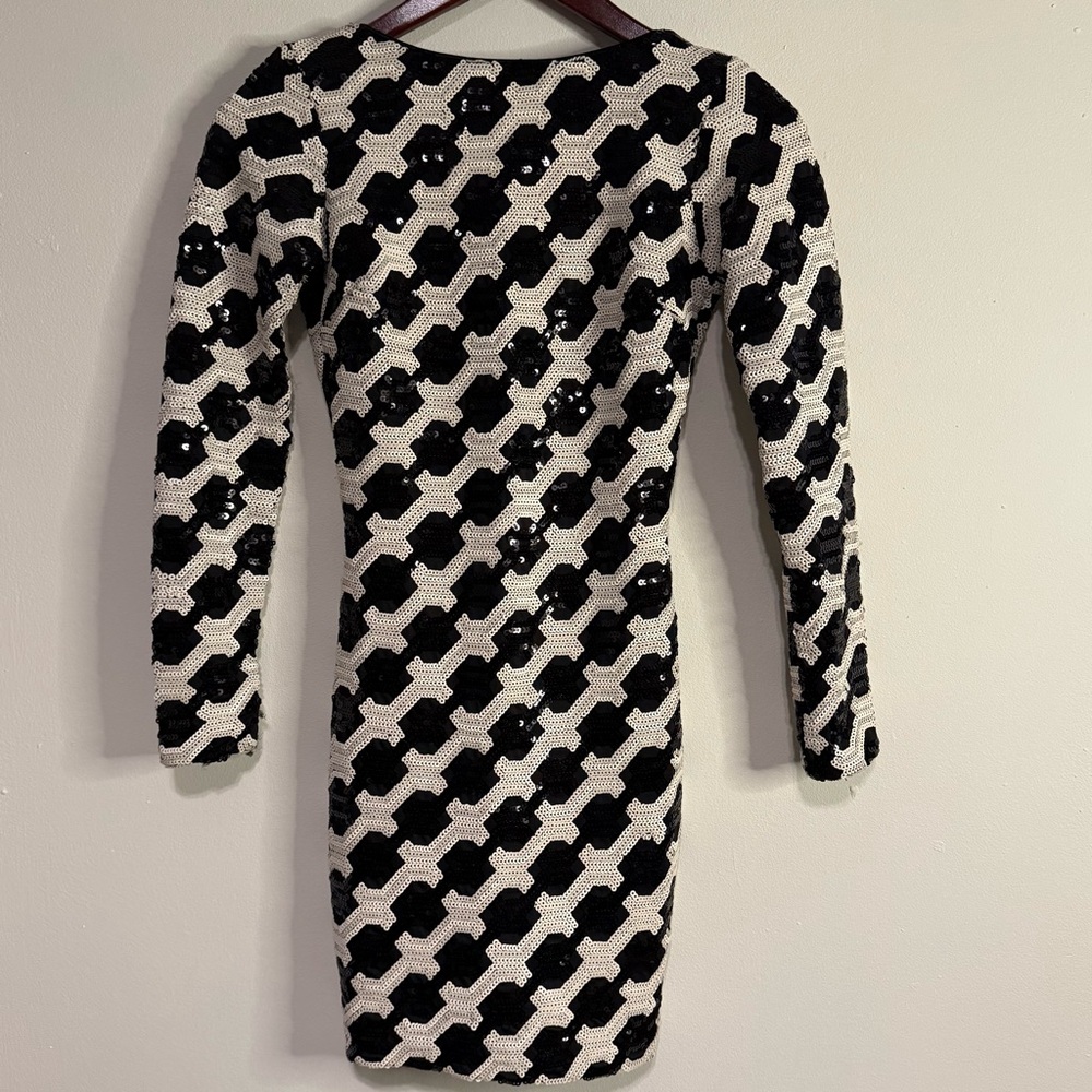 Dress the Population Black and White Geometric Long Sleeve Dress